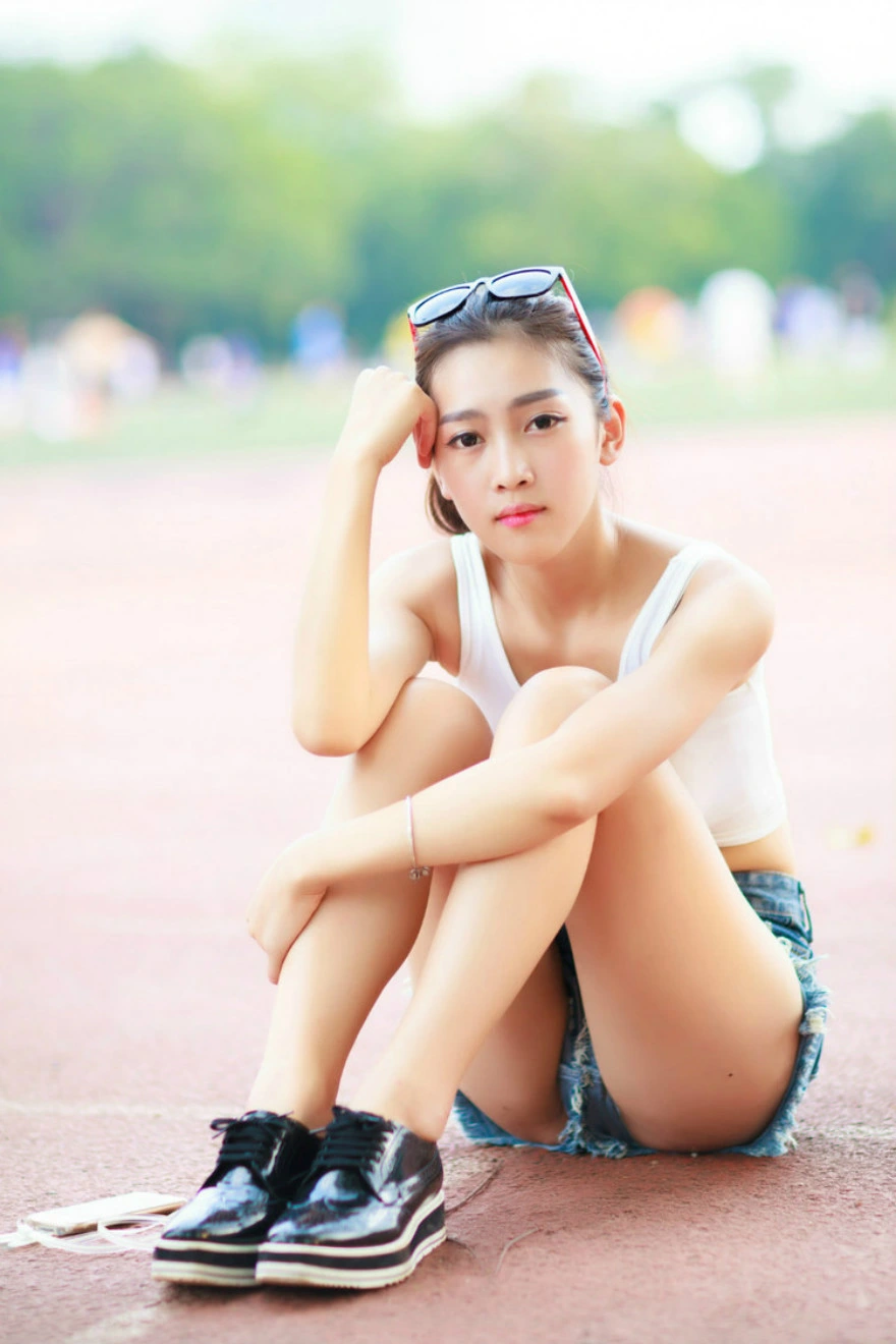 偷喝旺仔的欣欣