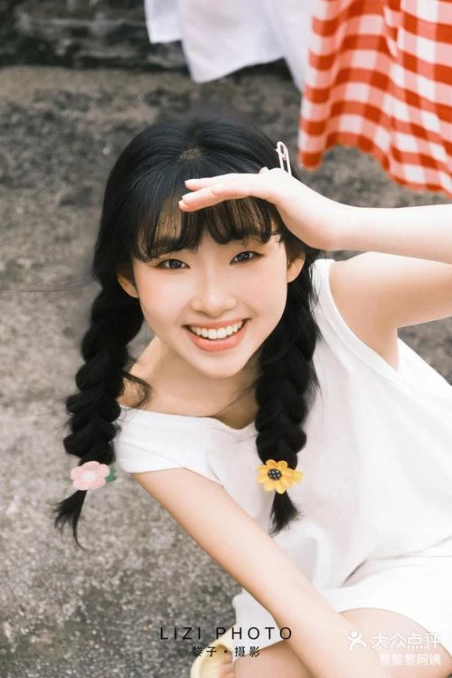 章子怡带娃看温网决赛 与抖森同框像什么剧情