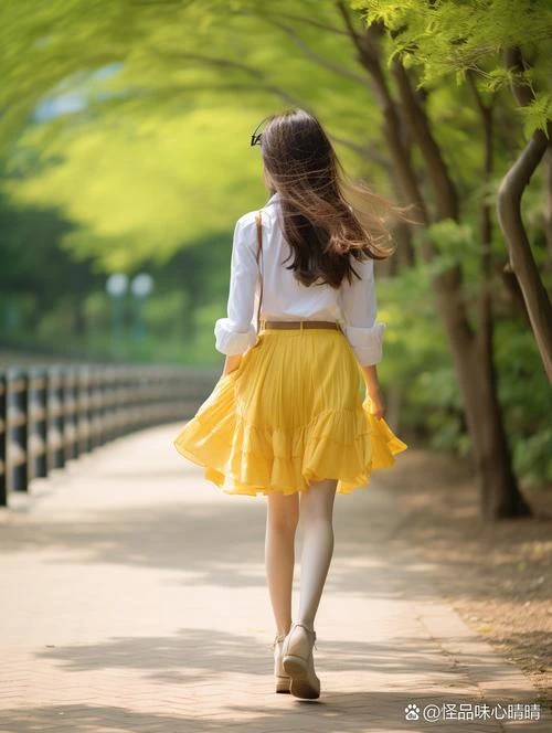杨紫《家业》座谈会盘发造型 温婉气质如何演绎新剧看点