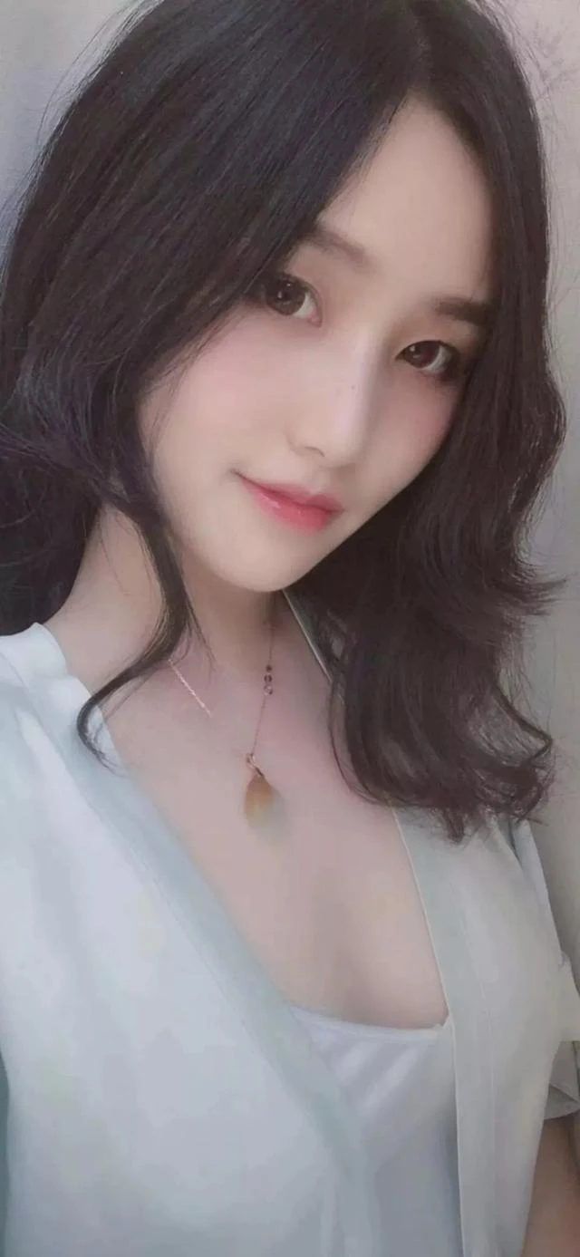 王思聪懒懒伦敦同游是剧情 盘点浪子收心时刻
