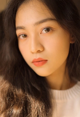 徐娇路演谈星爷女儿 热巴表情可爱引热议