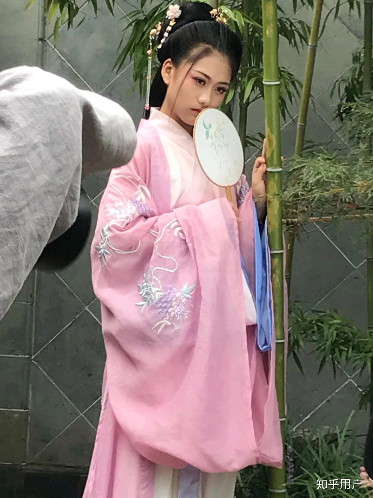 枕閑书卧