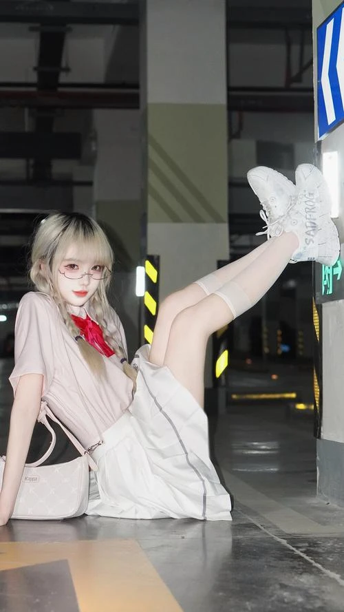 爱吃桃子的杨崽
