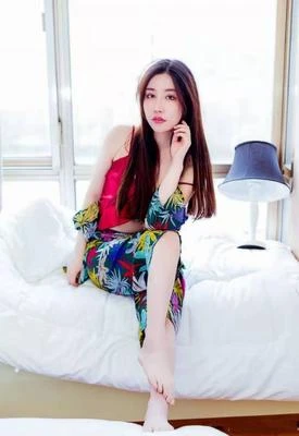 黄色的小板凳