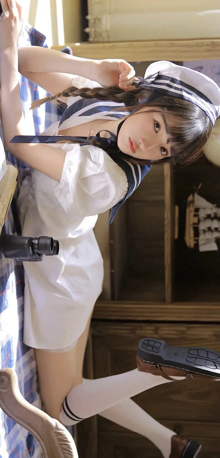 月昼